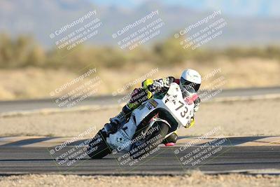 media/Dec-07-2025-CVMA (Sun) [[3e7d2de5dc]]/Race 18-Formula Twins-Formula 40 UL/